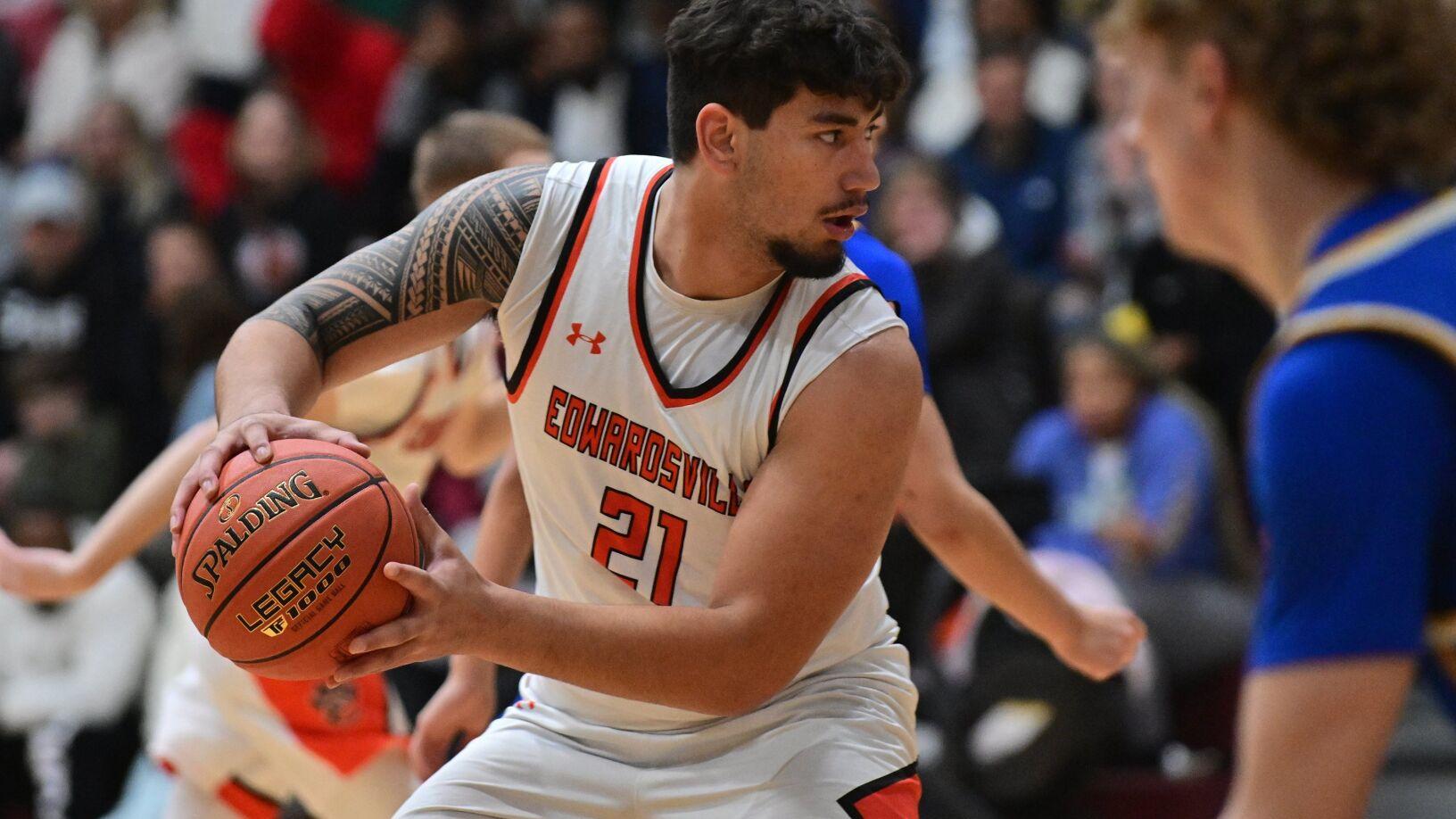 Iose Epenesa shows outside shooting touch as Edwardsville tops Francis Howell